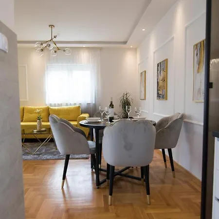 July Τρέμπινιε