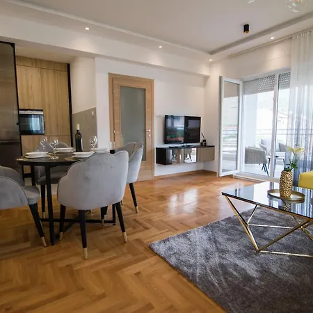 Apartman July *